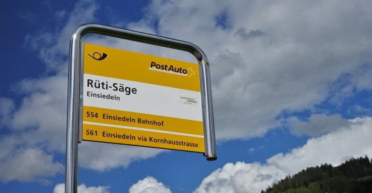 Ausgangspunkt und Landeplatz unweit des Bahnhofs Einsiedeln und nahtlos mit ÖV erreichbar. 