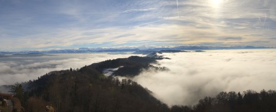 13.20 Uhr: Blick vom Uto über die Albiskette ziemlich genau in Richtung Süden.